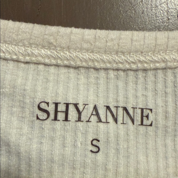 SHYANNE WOMEN'S DESERT SCENE GRAPHIC RIB KNIT TANK - Picture 7 of 8